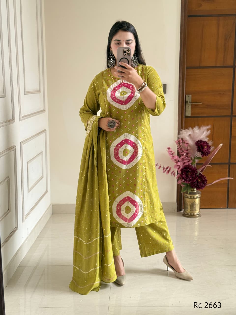 Women’s Bandhani Print Kurta Pant Dupatta Set – Ethnic Straight Fit 3-Piece Suit Set