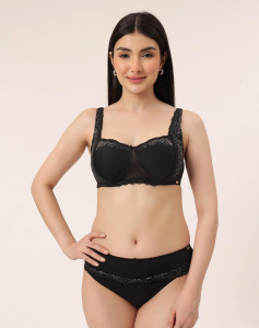 Clovia Bridal Lace Balconette Bra & Brief Set BR|MP5942