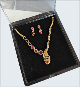 Elegant Gold-Tone Ruby Stone Pendant Necklace Set with Earrings