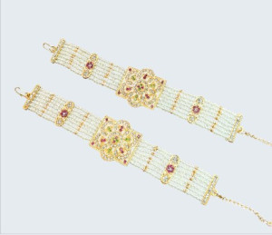 Elegant Kundan Pearl Bridal Hathphool (Hand Harness) Set