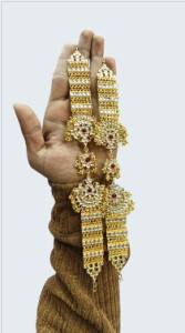 Royal Gold-Plated Saree Pallu Brooch Chain with Red Stones & CZ Work