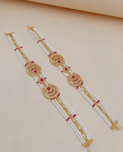 Royal Pearl & Ruby Studded Sheeshphool (Traditional Mathapatti)
