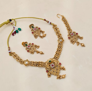 Traditional Antique Gold Pendant Necklace Set