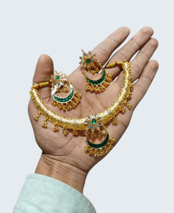 Traditional Crescent Moon Necklace Set with Green Stones