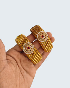 Royal Kundan Pearl pouchi