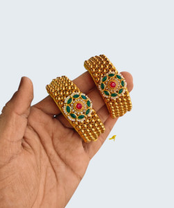 Royal Green Kundan Pearl Pouchi