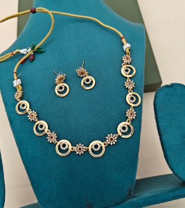 Modern Circular Link Necklace Set with Sunburst Accents