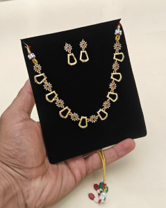 Geometric Gold-Tone Necklace Set with Sunburst Floral Accents