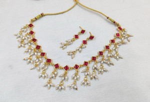 Elegant Gold-Plated Ruby Red Kemp Stone & Pearl Droplet Choker Set with Matching Earrings