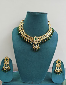 Royal Emerald Green Kundan Choker Necklace & Earrings Set