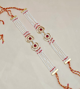 Traditional Rajasthani Pochi Set – Multistrand Pearl and Kundan Wristbands